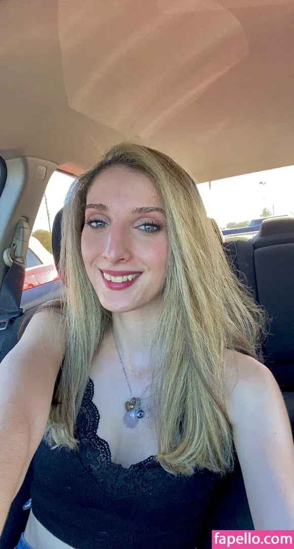 Yanellis Linares Onlyfans Photo Gallery 