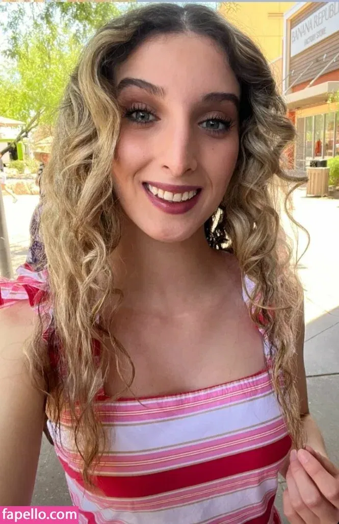 Yanellis Linares Onlyfans Photo Gallery 