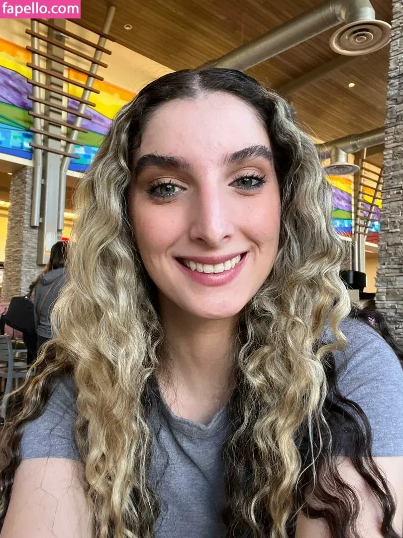 Yanellis Linares Onlyfans Photo Gallery 