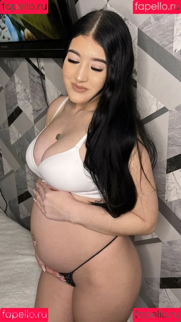 arianamilan Onlyfans Photo Gallery 
