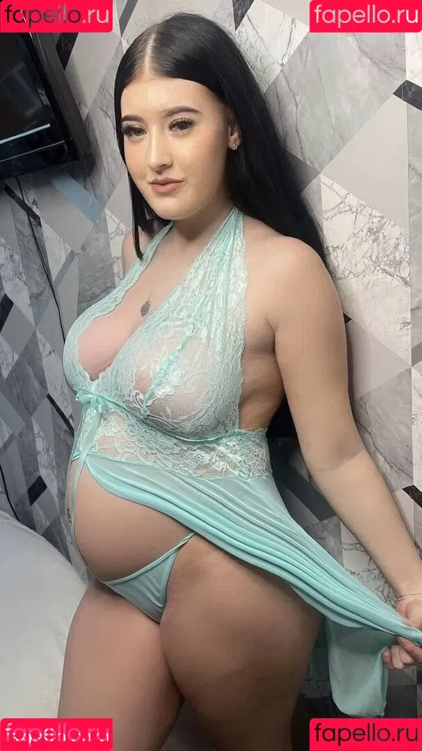 arianamilan Onlyfans Photo Gallery 