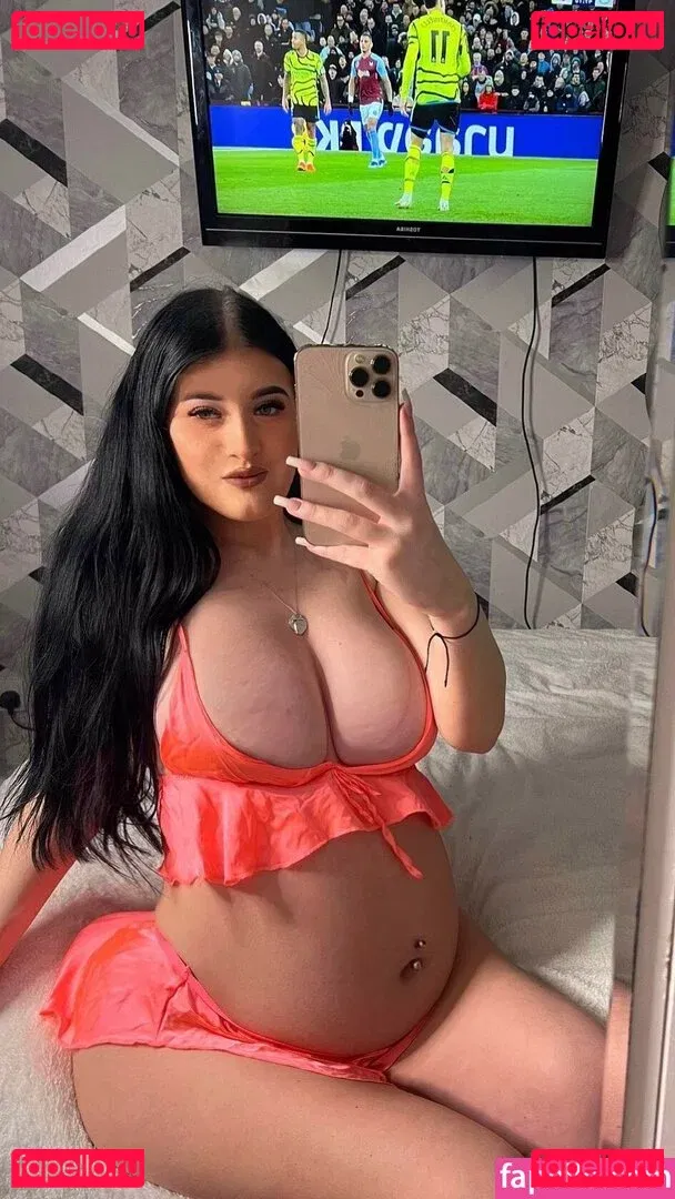 arianamilan Onlyfans Photo Gallery 