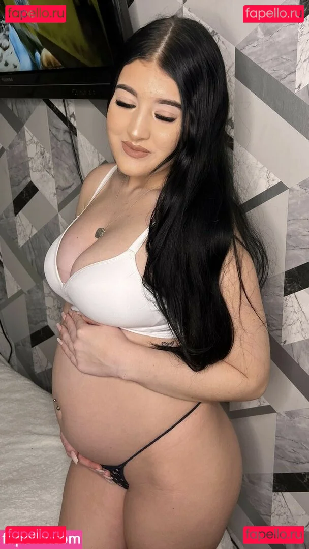 arianamilan Onlyfans Photo Gallery 