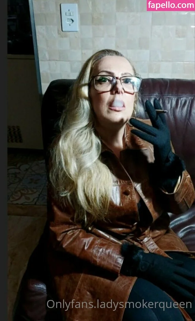 lady.smoker.queen Nude Onlyfans Photo 9