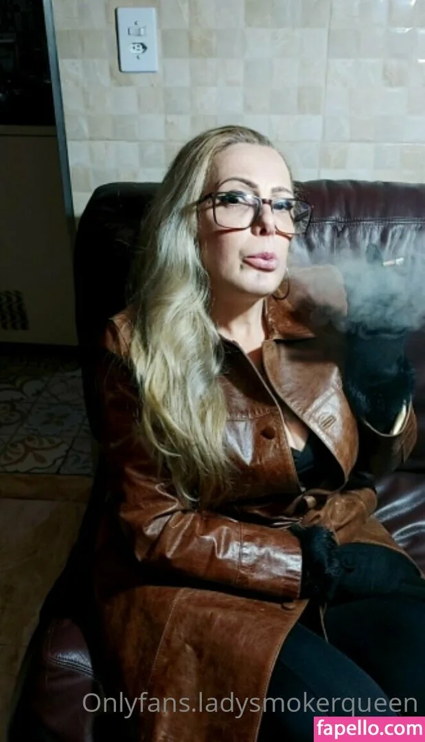 lady.smoker.queen Nude Onlyfans Photo 6