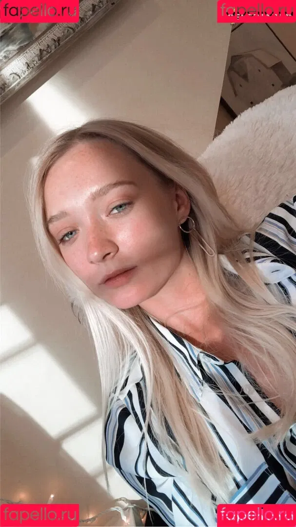 Zola Bzdek Onlyfans Photo Gallery 