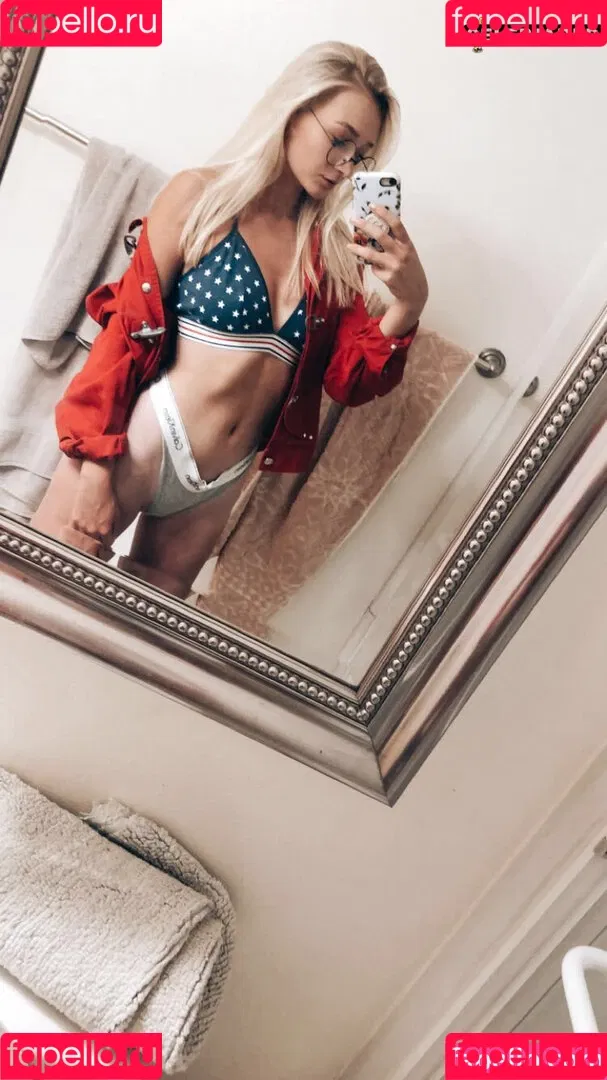 Zola Bzdek Onlyfans Photo Gallery 