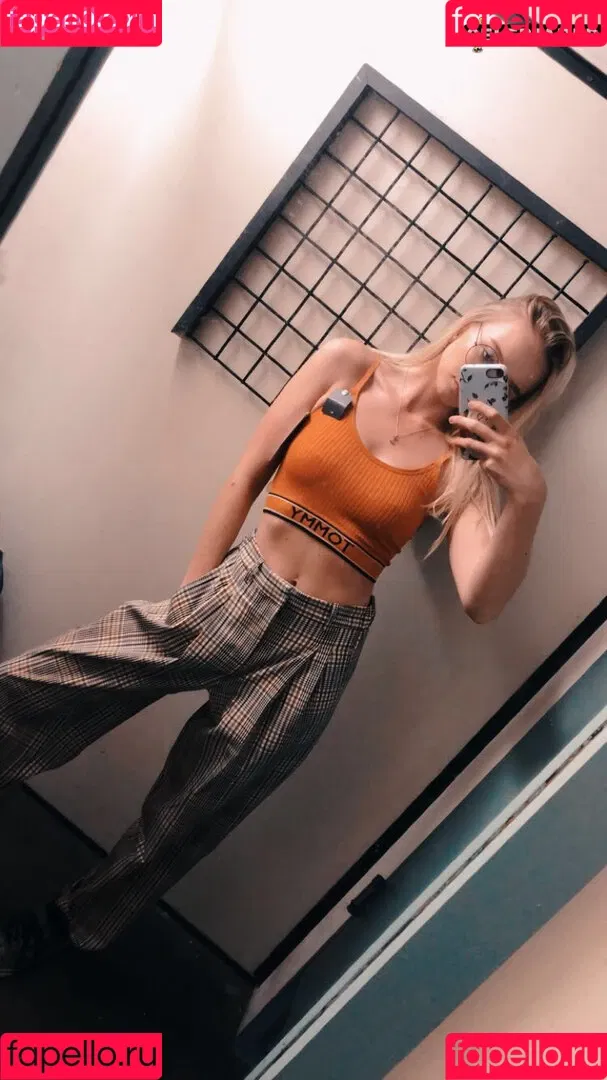 Zola Bzdek Onlyfans Photo Gallery 