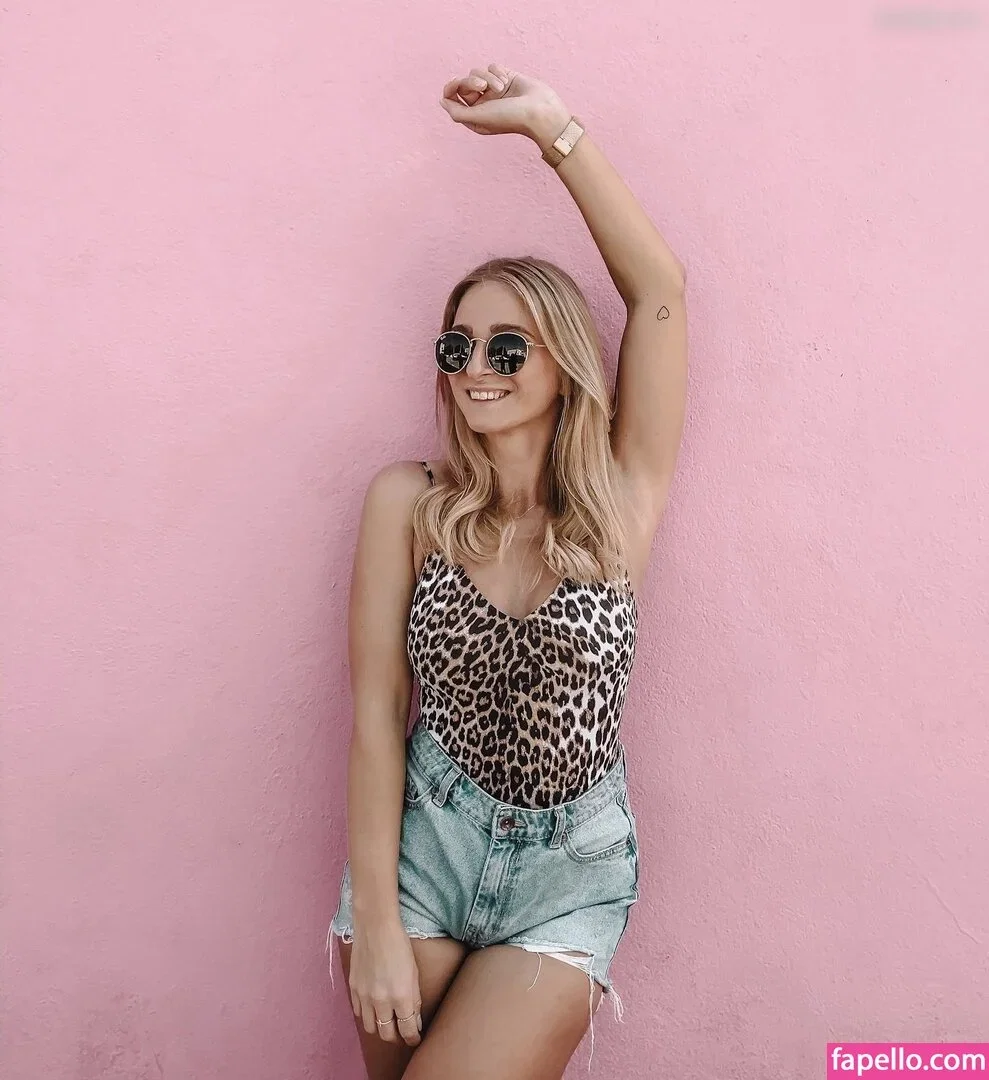 Mara Sachs Onlyfans Photo Gallery 