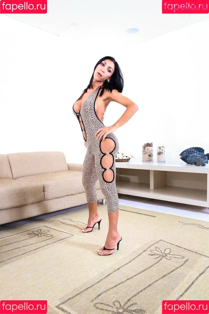 Sabrina Suzuki Onlyfans Photo Gallery 