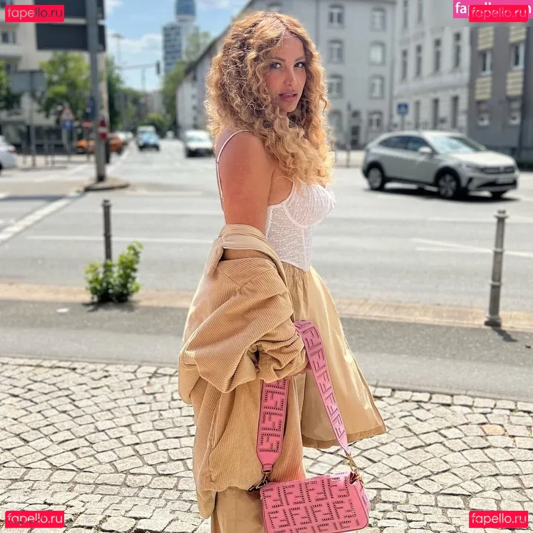 Enissa Amani Onlyfans Photo Gallery 