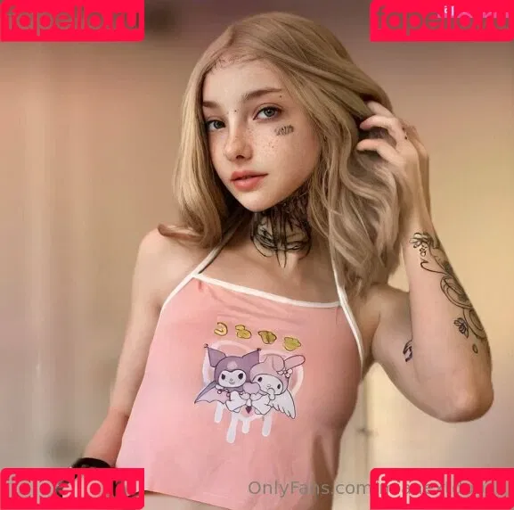 mianextdooor Onlyfans Photo Gallery 