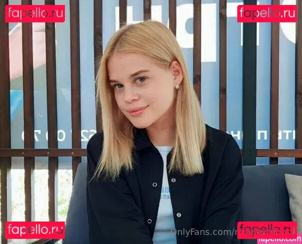 mianextdooor Onlyfans Photo Gallery 