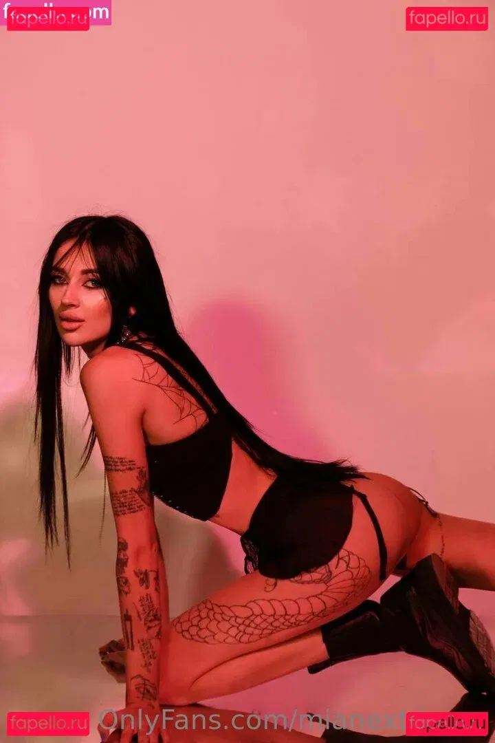 mianextdooor Onlyfans Photo Gallery 