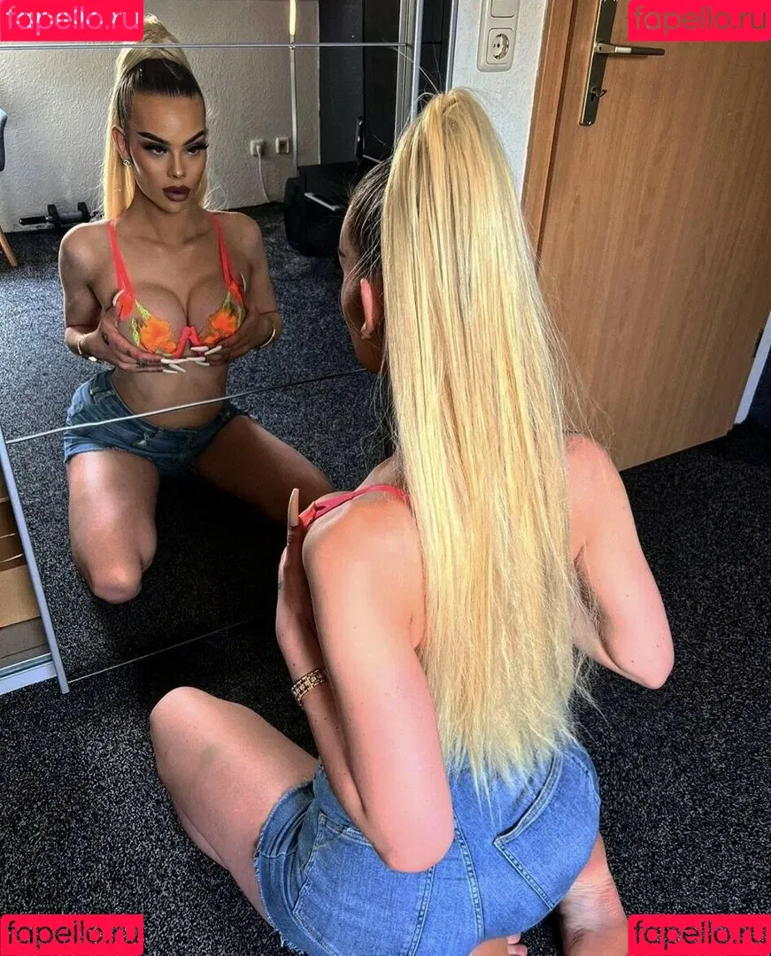 Shirin.Christians Onlyfans Photo Gallery 