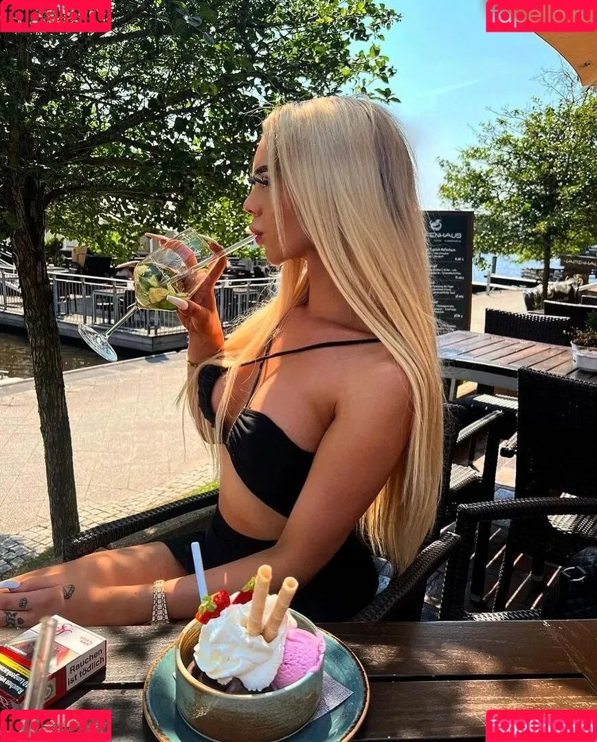 Shirin.Christians Onlyfans Photo Gallery 