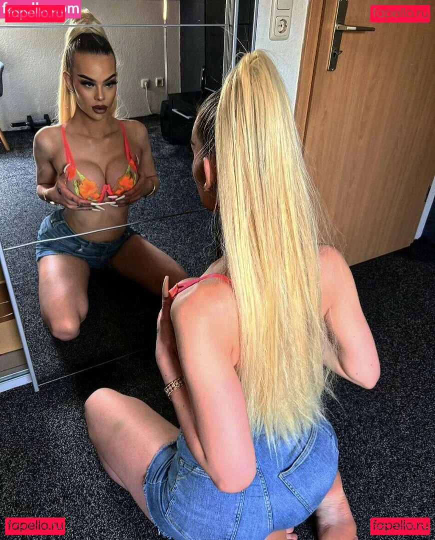 Shirin.Christians Onlyfans Photo Gallery 