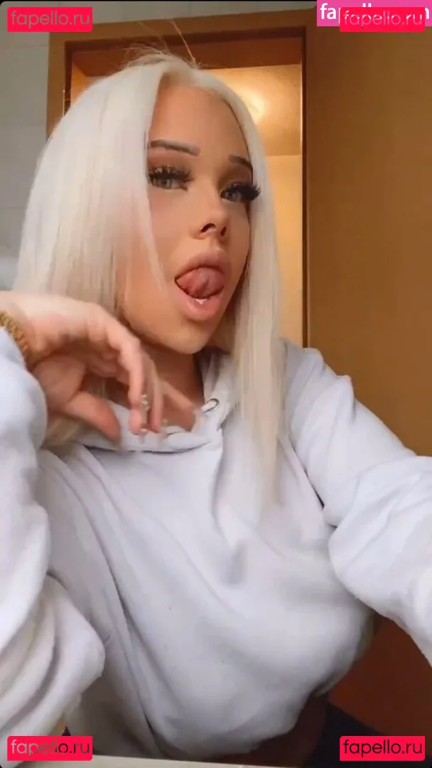 Shirin.Christians Onlyfans Photo Gallery 