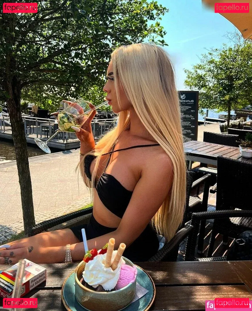 Shirin.Christians Onlyfans Photo Gallery 