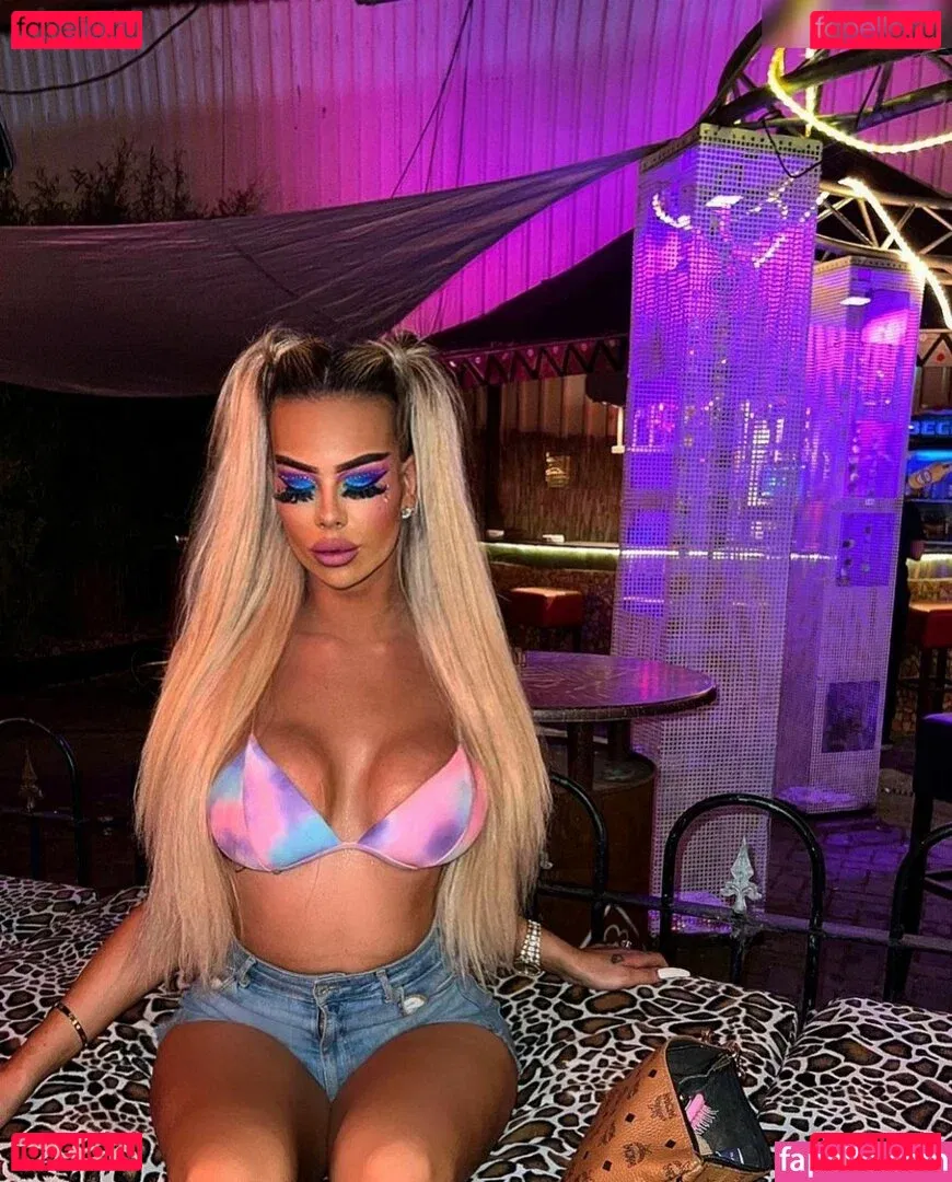 Shirin.Christians Onlyfans Photo Gallery 