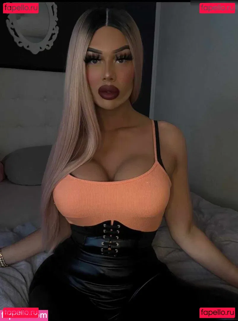 Shirin.Christians Onlyfans Photo Gallery 