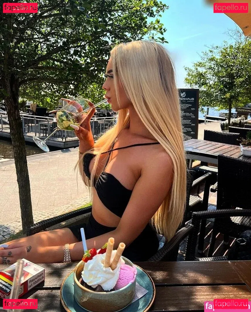 Shirin.Christians Onlyfans Photo Gallery 