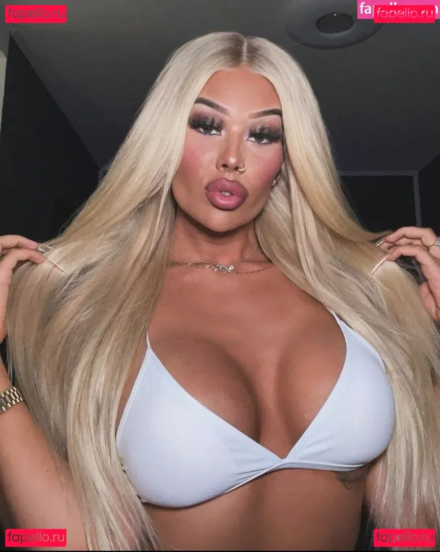 Shirin.Christians Onlyfans Photo Gallery 