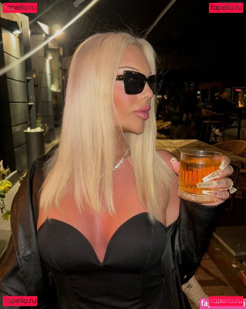 Shirin.Christians Onlyfans Photo Gallery 