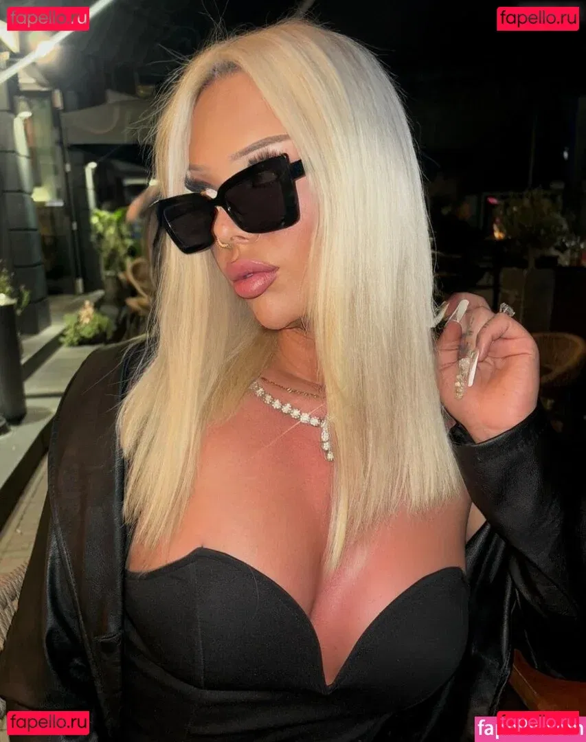 Shirin.Christians Onlyfans Photo Gallery 