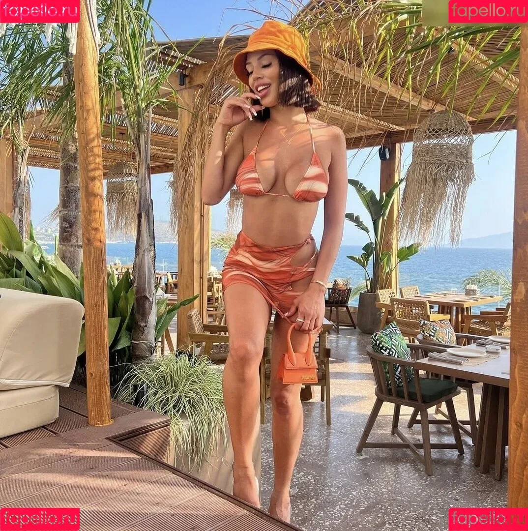 Ana Claudia Onlyfans Photo Gallery 
