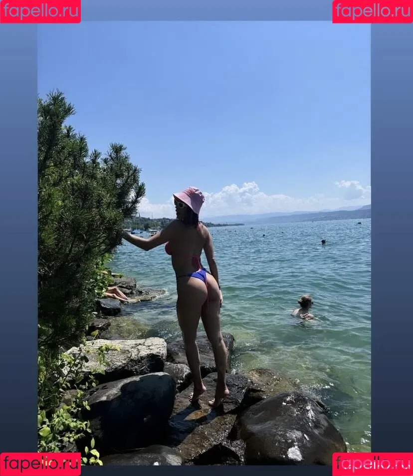 Ana Claudia Onlyfans Photo Gallery 