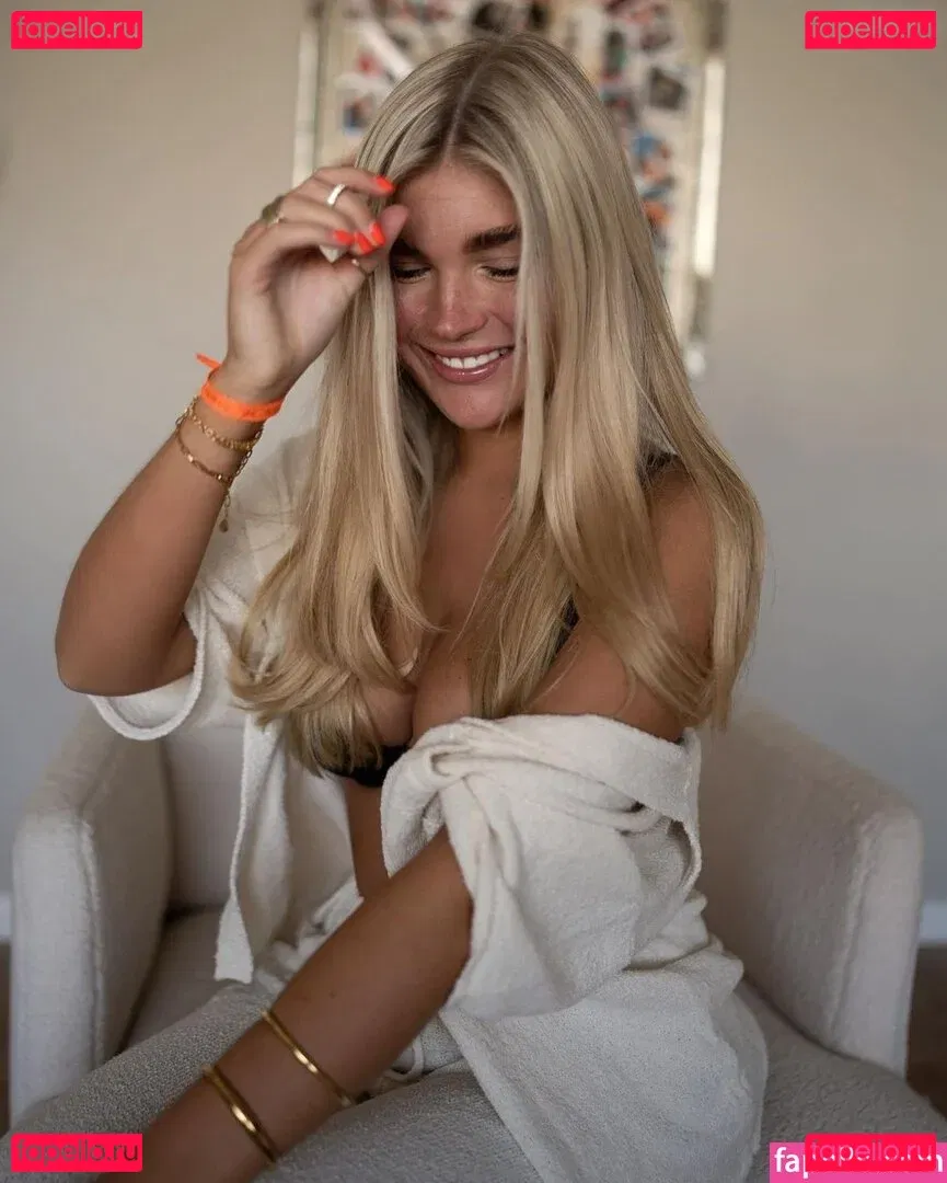 Fiichen Onlyfans Photo Gallery 