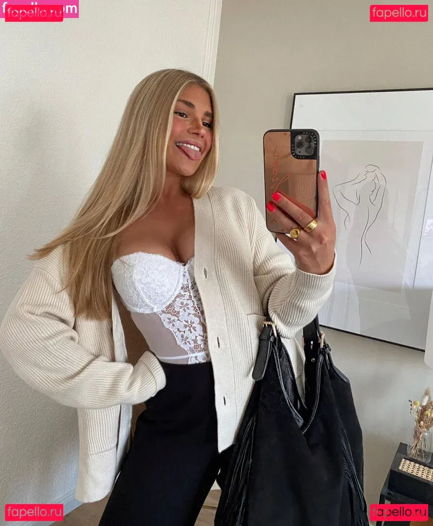 Fiichen Onlyfans Photo Gallery 