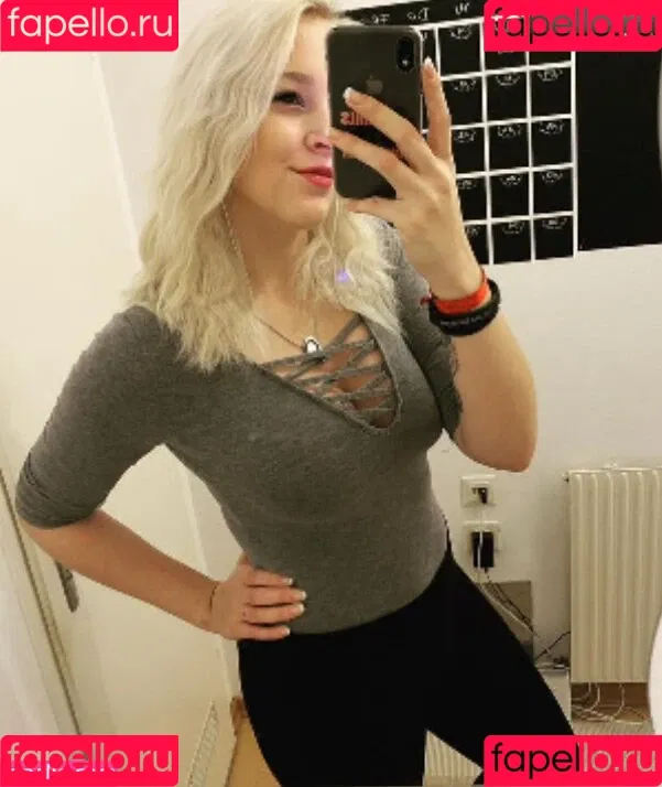 MrsXeniaTv Onlyfans Photo Gallery 
