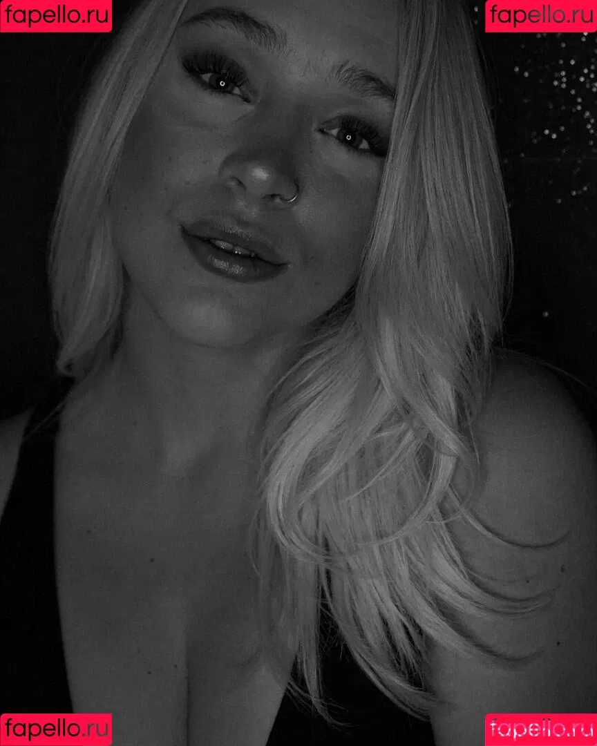 MrsXeniaTv Onlyfans Photo Gallery 