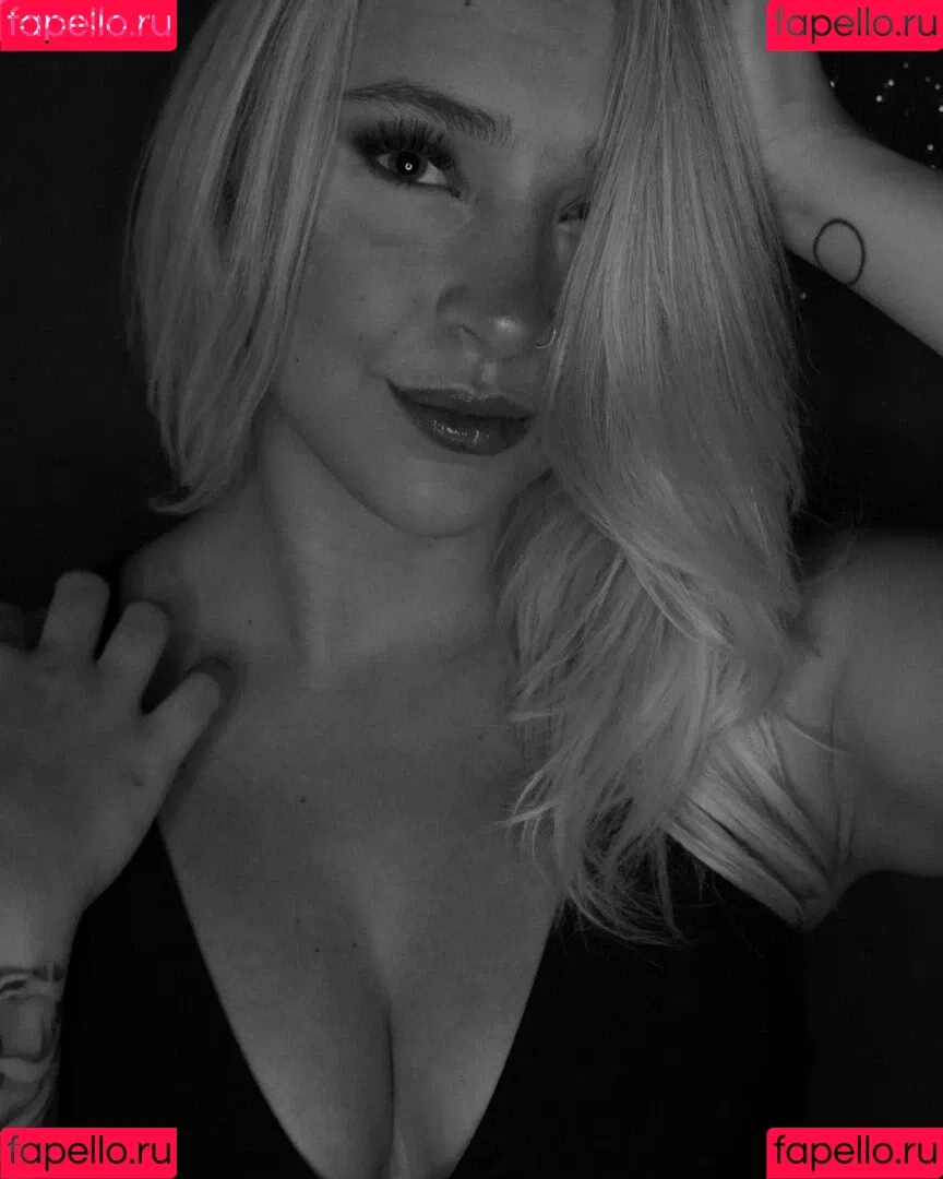 MrsXeniaTv Onlyfans Photo Gallery 