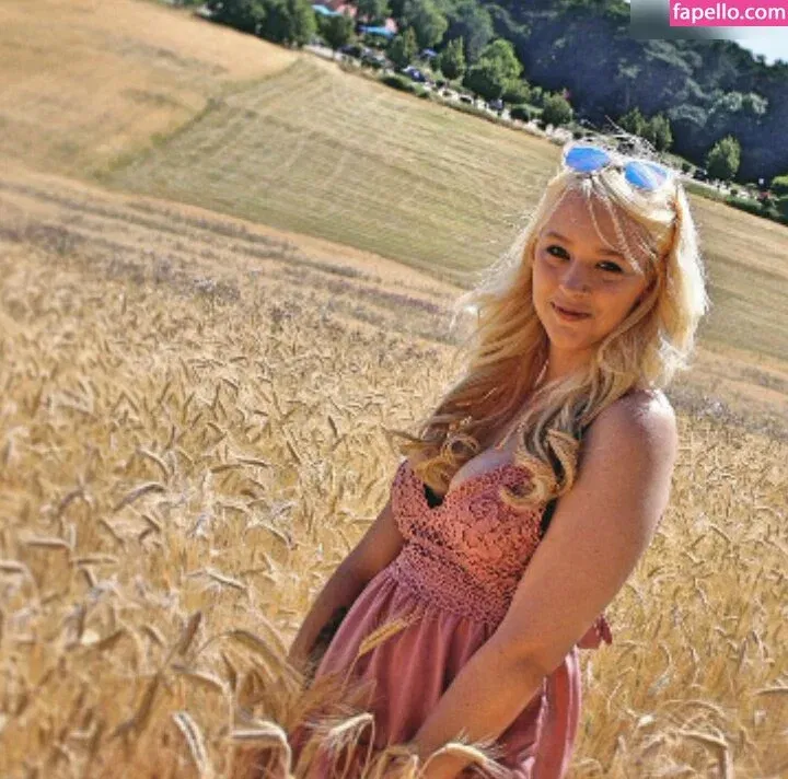 MrsXeniaTv Onlyfans Photo Gallery 