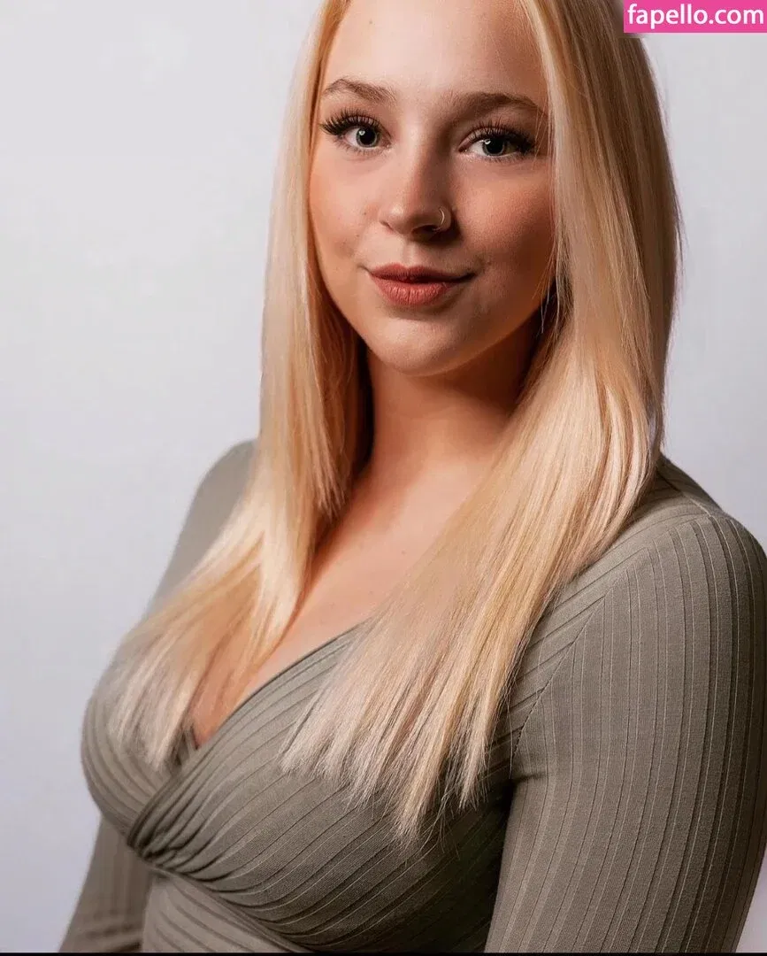 MrsXeniaTv Onlyfans Photo Gallery 