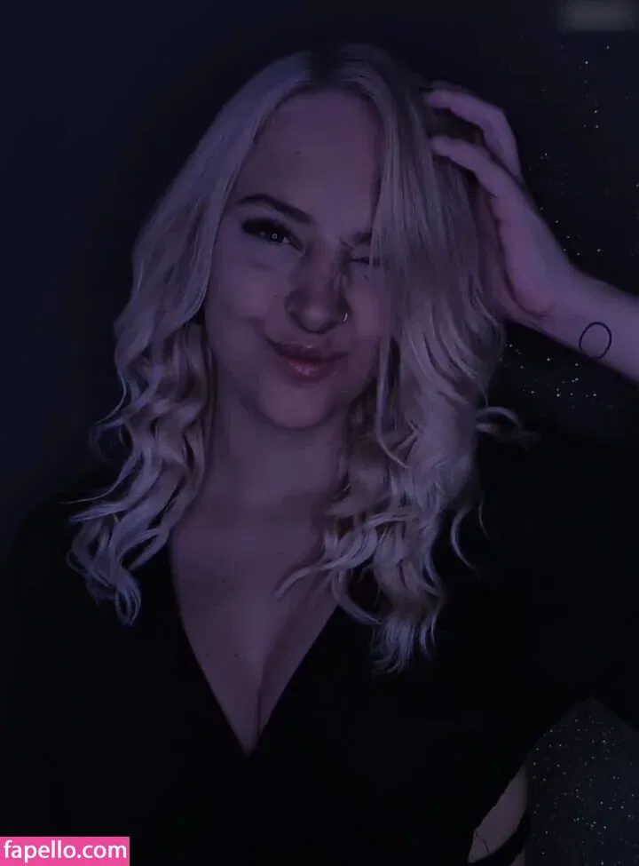 MrsXeniaTv Onlyfans Photo Gallery 