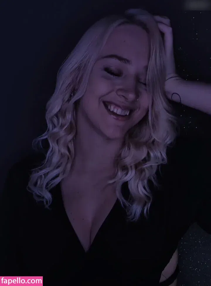 MrsXeniaTv Onlyfans Photo Gallery 