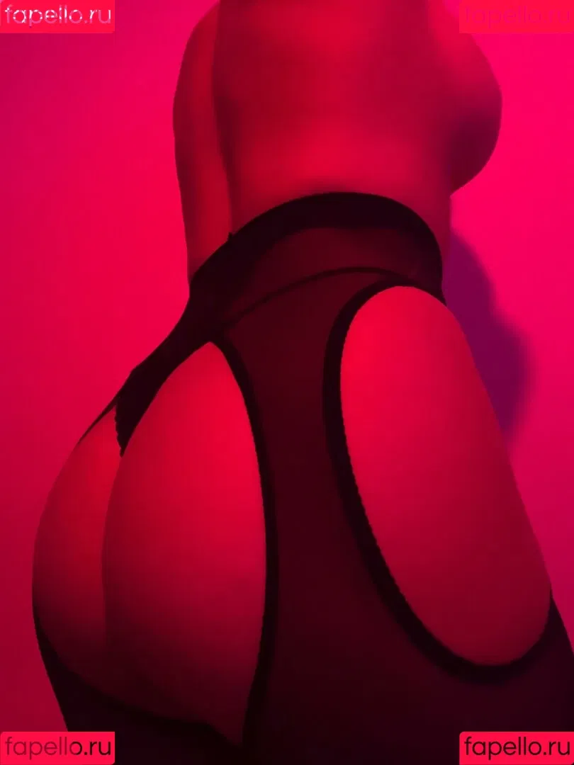 Anabelle Charm Onlyfans Photo Gallery 