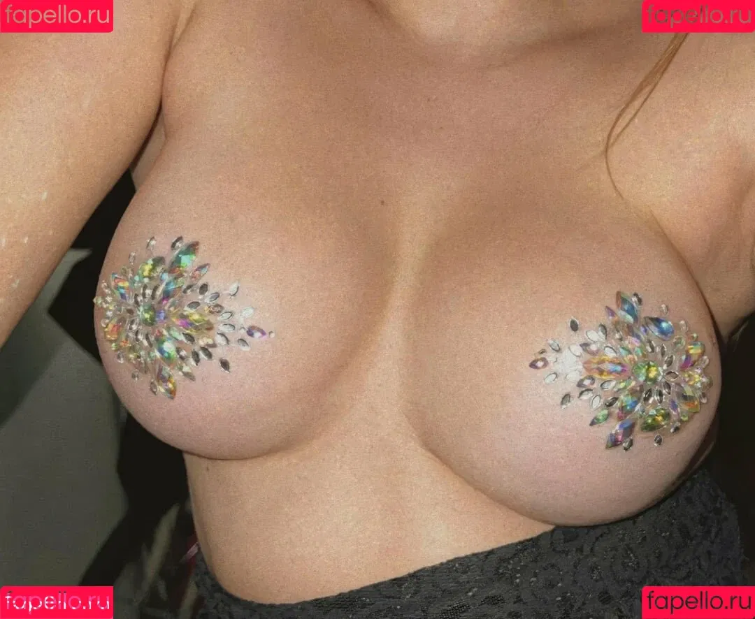 Anabelle Charm Onlyfans Photo Gallery 