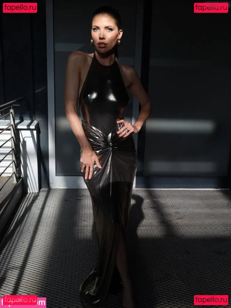 Victoria Swarovski Onlyfans Photo Gallery 