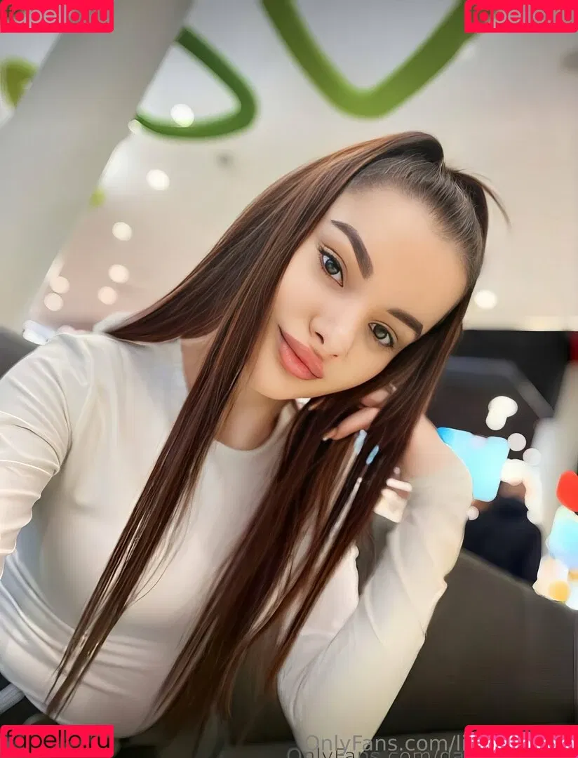 lill_liana_18 Onlyfans Photo Gallery 