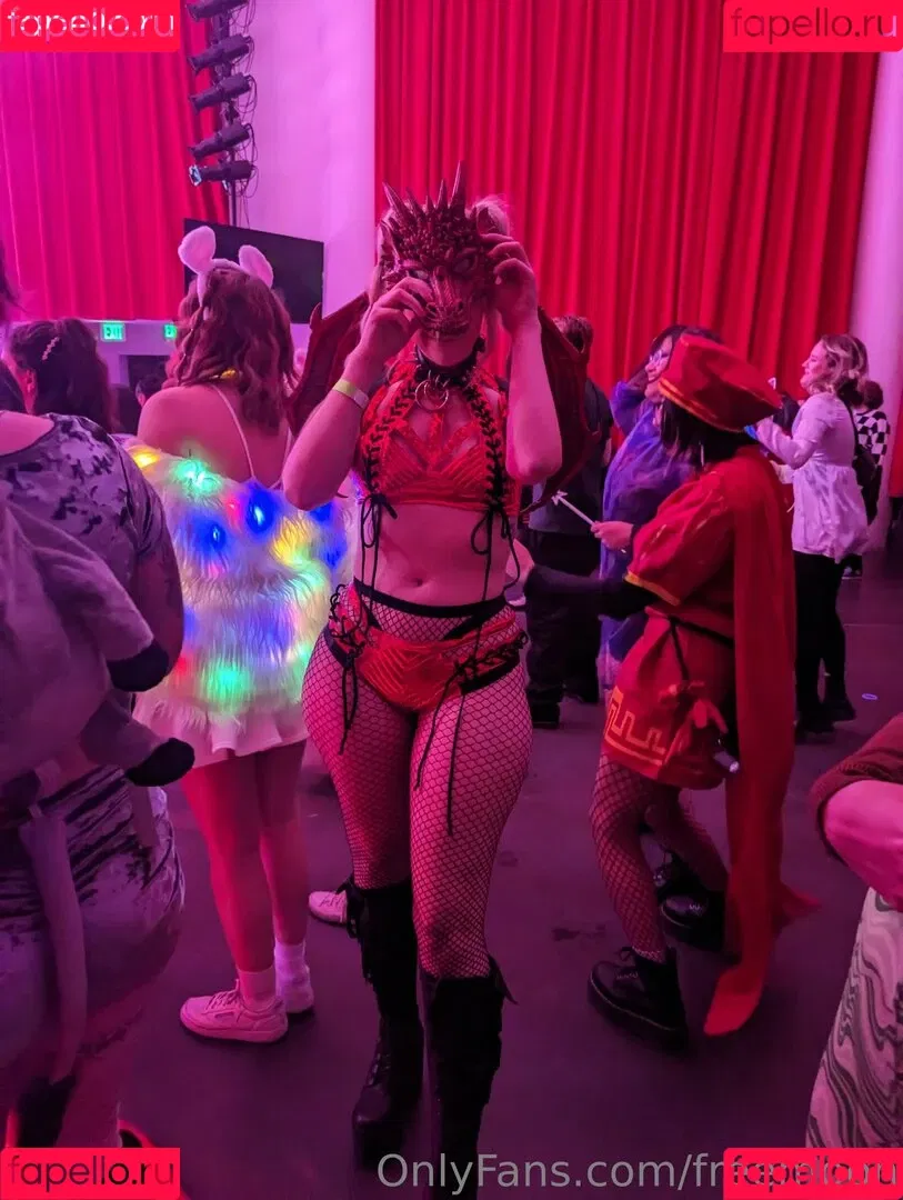 freemoon Onlyfans Photo Gallery 