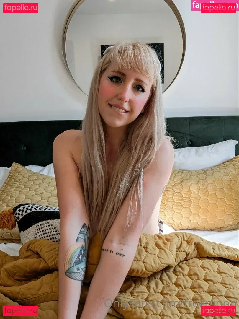 freemoon Onlyfans Photo Gallery 