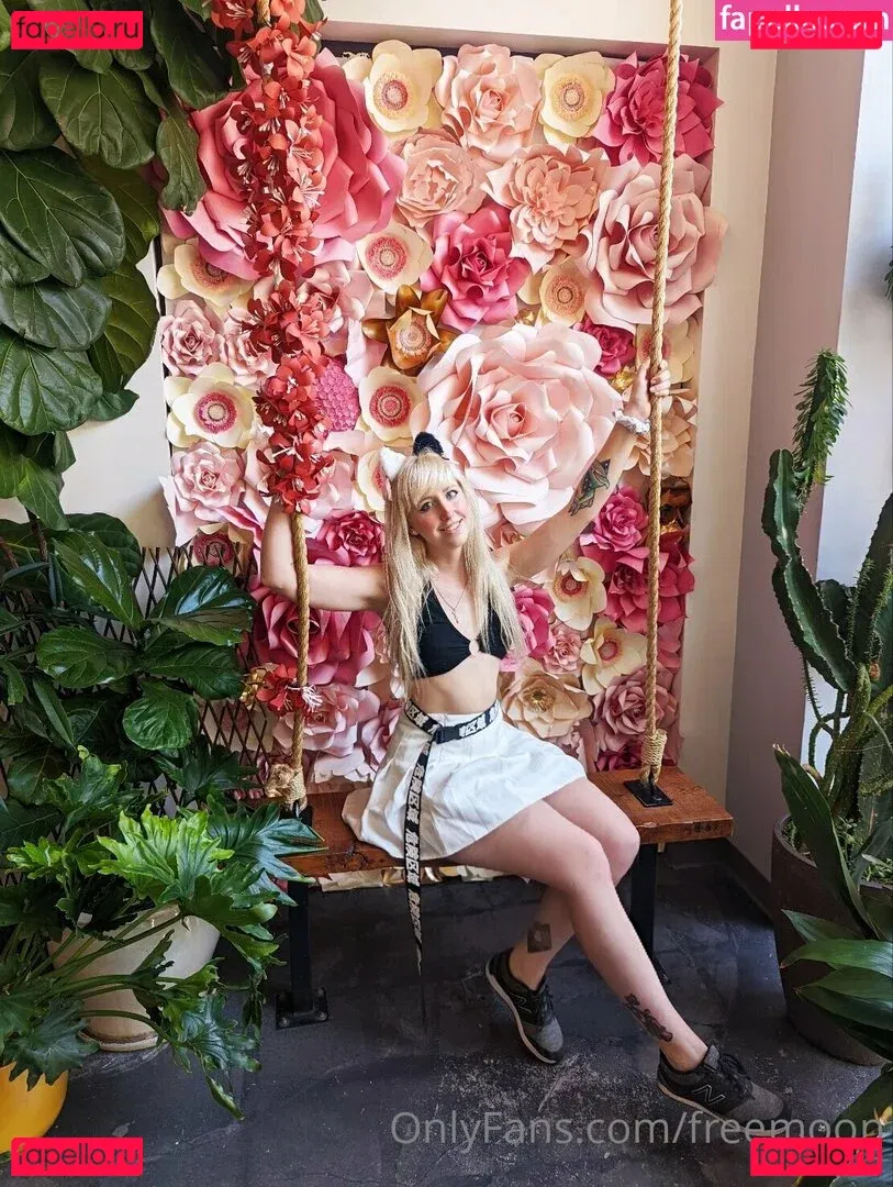 freemoon Onlyfans Photo Gallery 