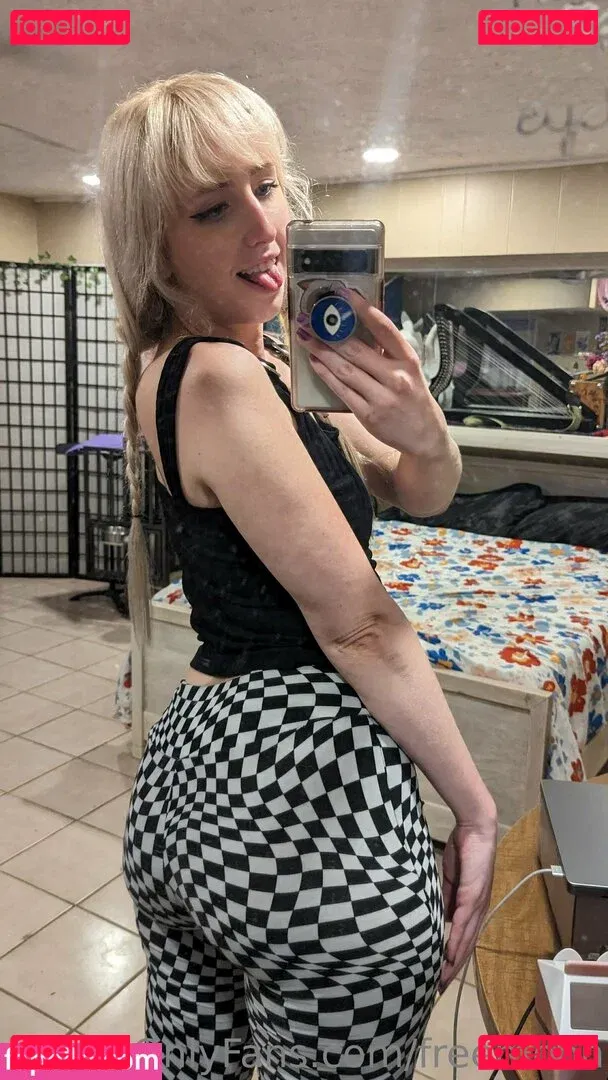 freemoon Onlyfans Photo Gallery 