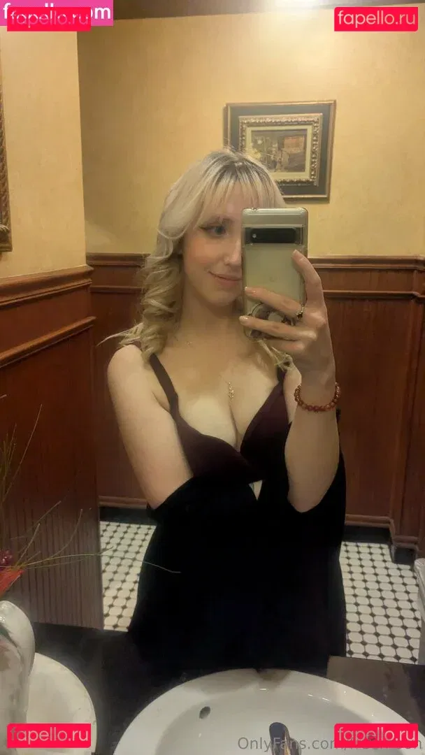 freemoon Onlyfans Photo Gallery 