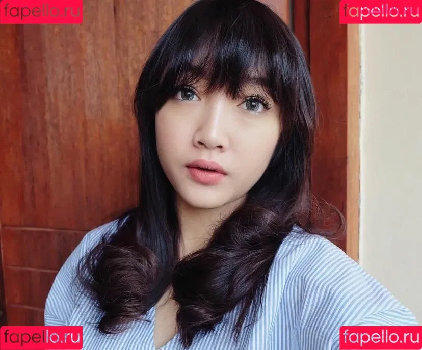 Ratu Desmi Azalia Onlyfans Photo Gallery 